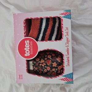 Brand new insulated tumbler and slipper sock set